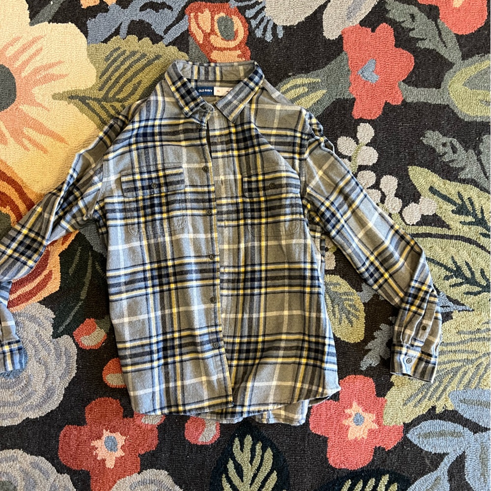 Old navy button down flannel men’s shirt.